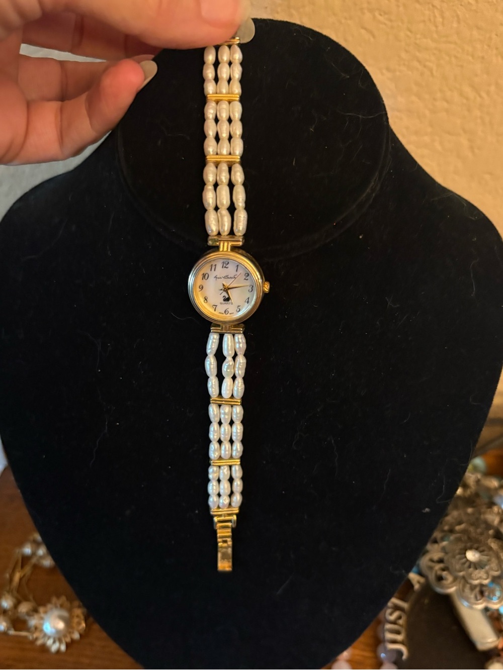 Gloria Vanderbilt Faux Pearl Bracelet Watch works new battery